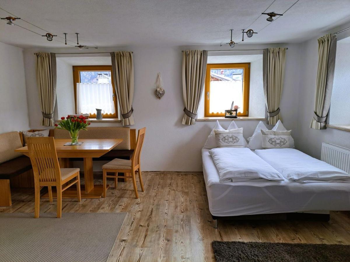 Apartment Edith Telfes im Stubai Bagian luar foto